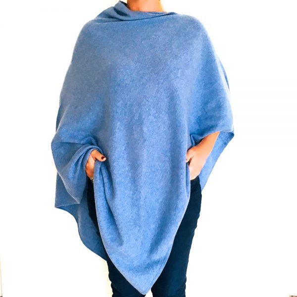 Poncho carré bleu ciel