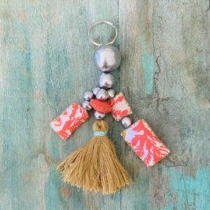 Porte clé pompon Corail