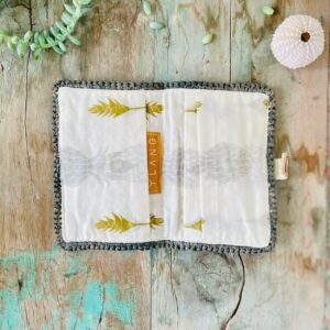 Porte passeport Ananas Argent